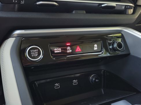 Used 2025 Audi Q5 Prestige AWD/4WD image 22