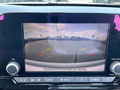 Used 2025 Nissan Pathfinder SV image 26