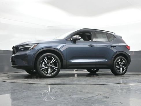 New 2026 Volvo XC40 B5 Core w/ Protection Package Premier AWD/4WD image 42
