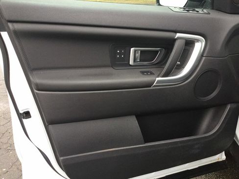 Used 2019 Land Rover Discovery Sport HSE image 35