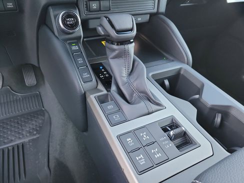 New 2026 Toyota Land Cruiser w/ Premium Package AWD/4WD image 19