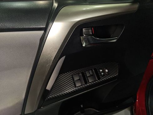 Used 2014 Toyota RAV4 XLE image 31