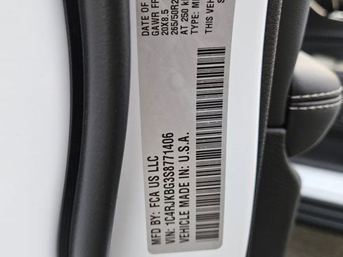 New 2025 Jeep Grand Cherokee L Limited w/ Luxury Tech Group II image 18