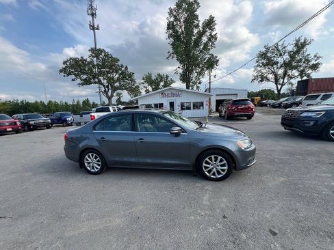 Used 2014 Volkswagen Jetta SE FWD image 4