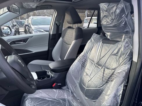 New 2025 Toyota RAV4 XLE image 18