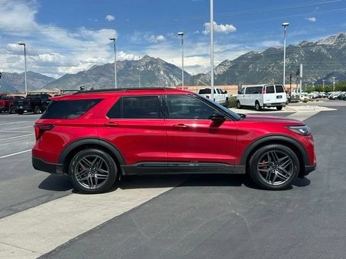 Used 2025 Ford Explorer ST w/ Sun And Sound Package AWD/4WD image 8