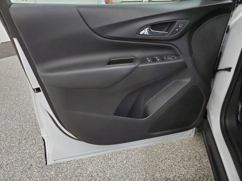 Used 2021 Chevrolet Equinox LT FWD image 13