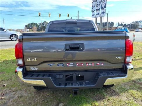 Used 2021 Toyota Tacoma SR5 image 9