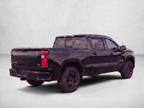 Used 2018 Chevrolet Silverado 1500 LTZ Z71 w/ Midnight Edition AWD/4WD image 7