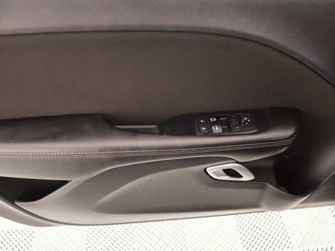 Used 2017 Dodge Challenger SXT image 12