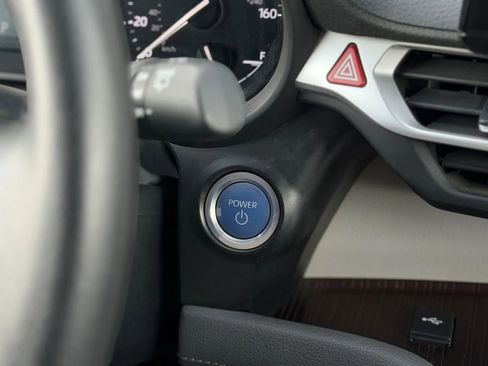 Used 2024 Toyota Sienna LE image 29