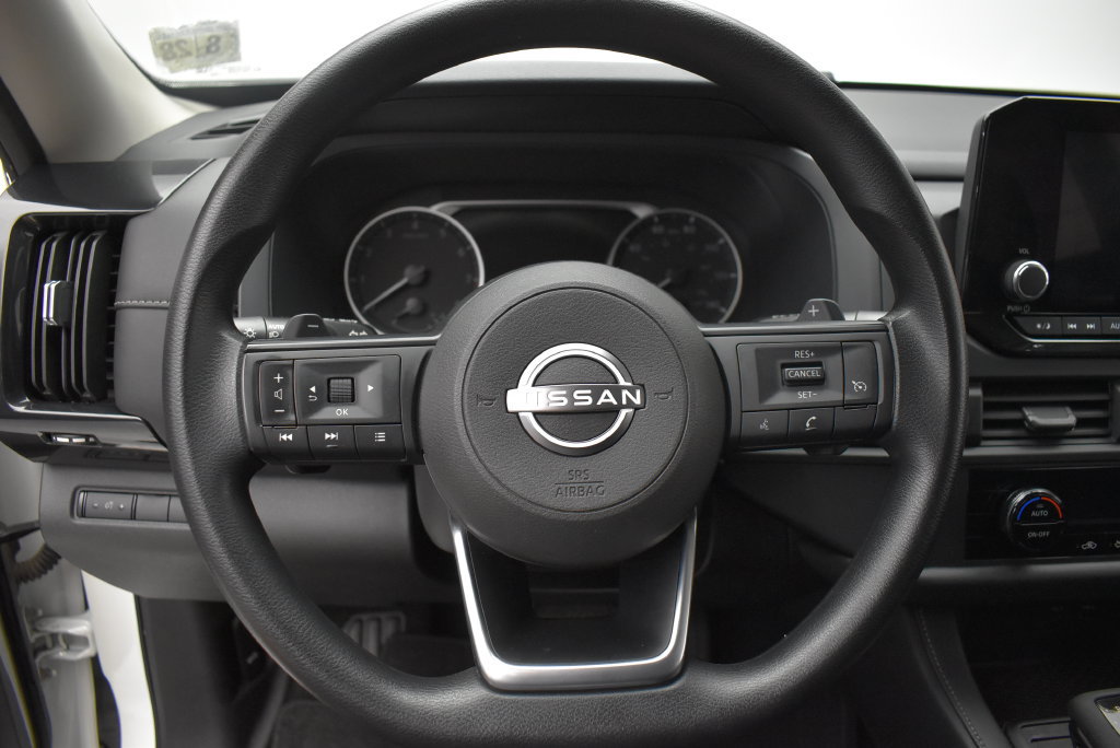 Used 2024 Nissan Pathfinder S AWD/4WD image 14
