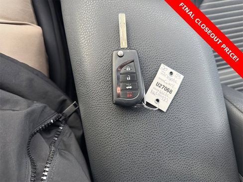 Used 2023 Toyota Camry SE image 29