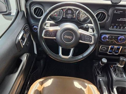 Used 2020 Jeep Wrangler Unlimited Sahara AWD/4WD image 15