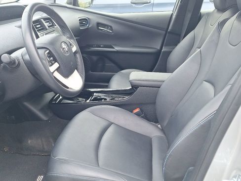 Used 2017 Toyota Prius Three Touring FWD image 9