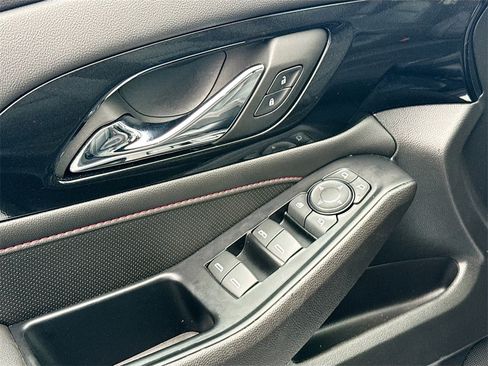 Used 2023 Chevrolet Traverse RS image 18