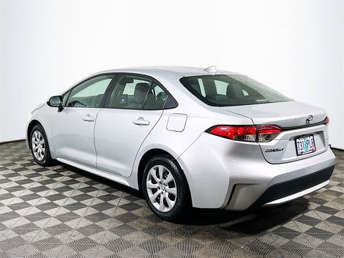 Certified 2021 Toyota Corolla LE image 6