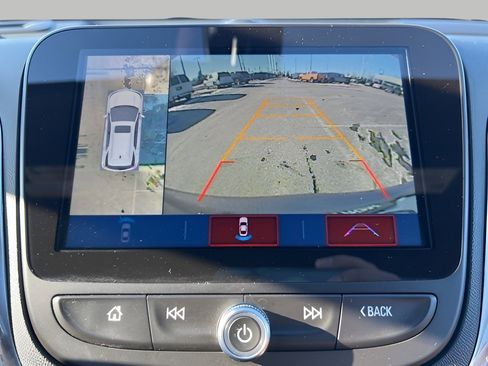 Used 2018 Chevrolet Equinox Premier image 13