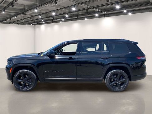 Used 2023 Jeep Grand Cherokee L Laredo AWD/4WD image 4