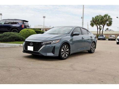 Used 2024 Nissan Sentra SV w/ SV Premium Package image 2