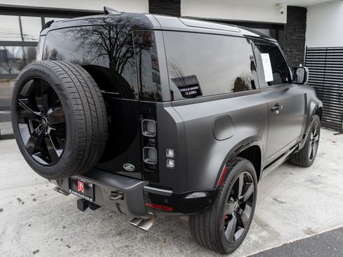 Used 2023 Land Rover Defender 90 Carpathian Edition image 13