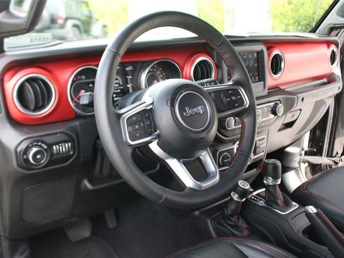 Used 2018 Jeep Wrangler Unlimited Rubicon w/ Cold Weather Group image 16