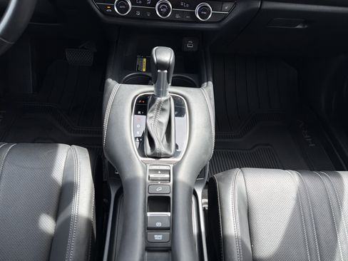 Used 2023 Honda HR-V EX-L image 9