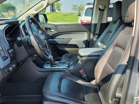 Used 2022 Chevrolet Colorado Z71 w/ Safety Package AWD/4WD image 8