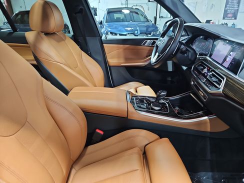 Used 2021 BMW X5 xDrive40i w/ Premium Package image 10