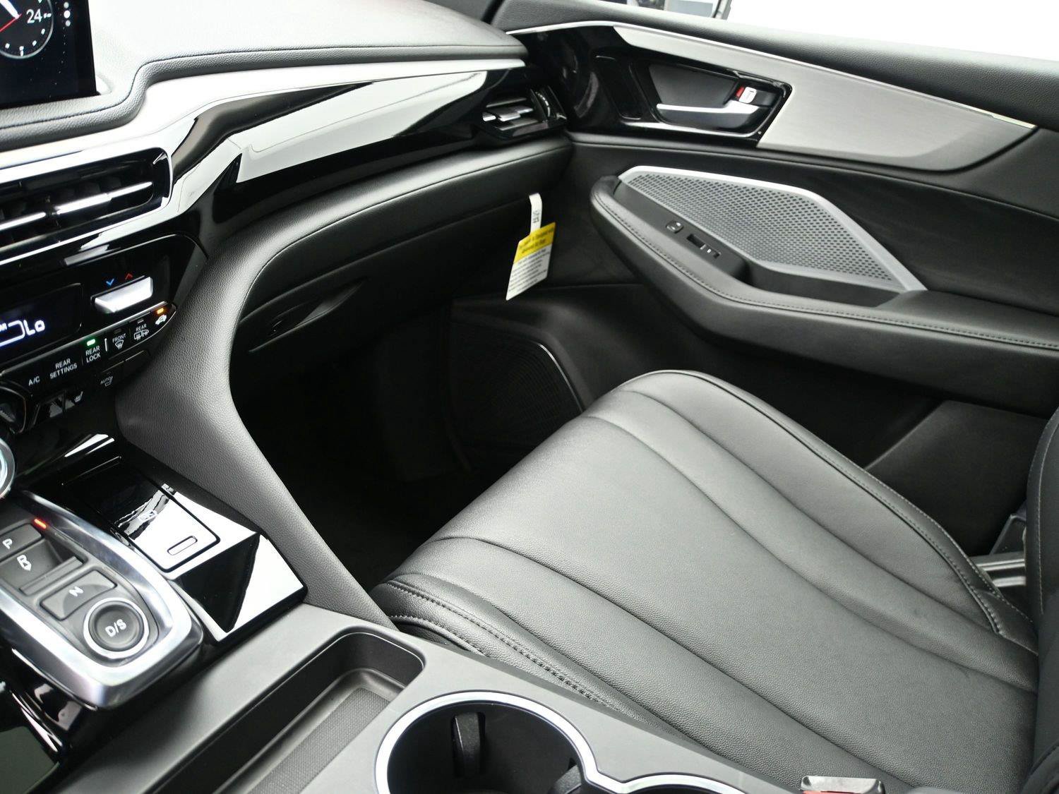 Certified 2025 Acura MDX SH-AWD image 7