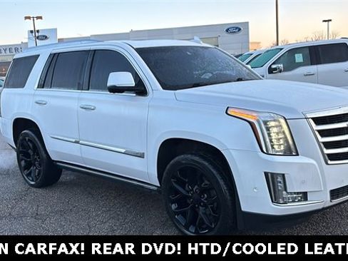 Used 2017 Cadillac Escalade Premium Luxury image 26