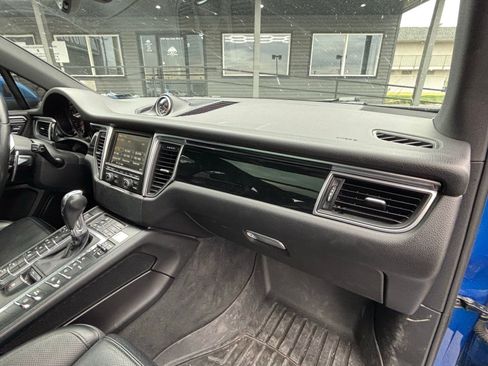 Used 2016 Porsche Macan S image 17