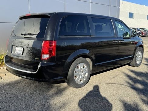 Used 2019 Dodge Grand Caravan SE w/ Rear Park Assist Package image 31