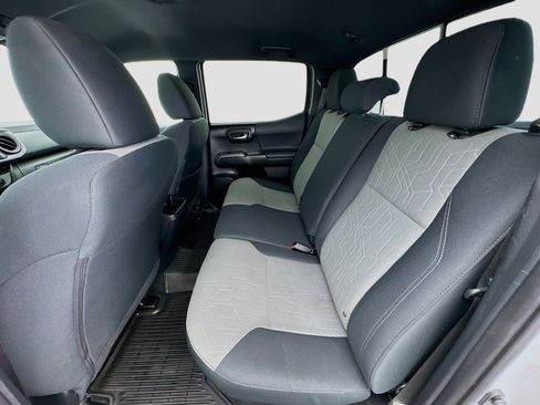 Used 2021 Toyota Tacoma TRD Sport image 15