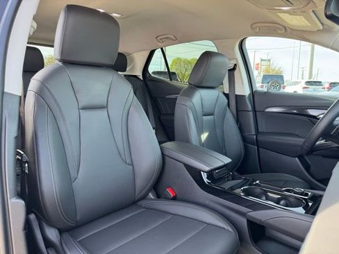 Used 2025 Buick Envision Preferred image 27