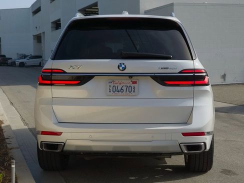 Used 2024 BMW X7 xDrive40i w/ Premium Package image 6