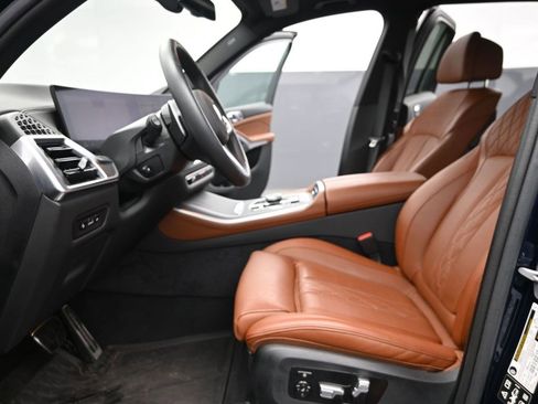 Used 2026 BMW X5 xDrive40i w/ M Sport Package image 14