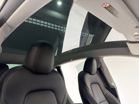 Used 2023 Tesla Model Y Long Range image 35