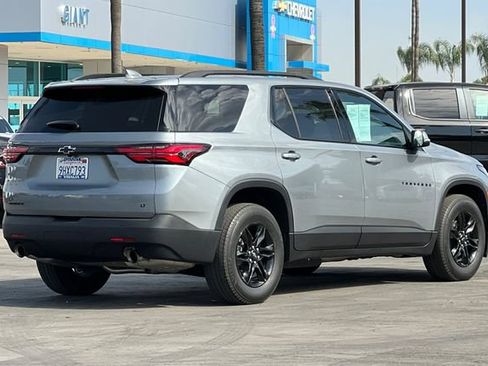 Used 2023 Chevrolet Traverse LT FWD image 4