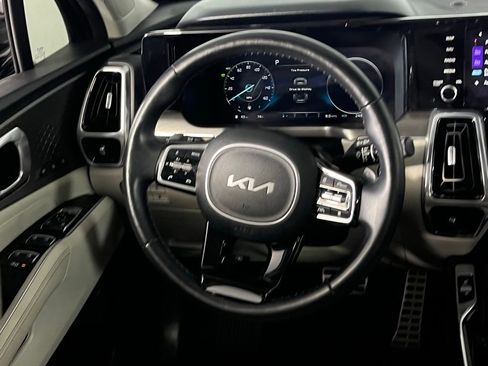 Used 2023 Kia Sorento SX Prestige image 14
