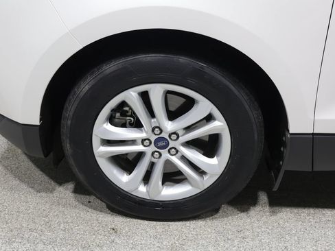Used 2019 Ford Edge SEL w/ Equipment Group 201A AWD/4WD image 9