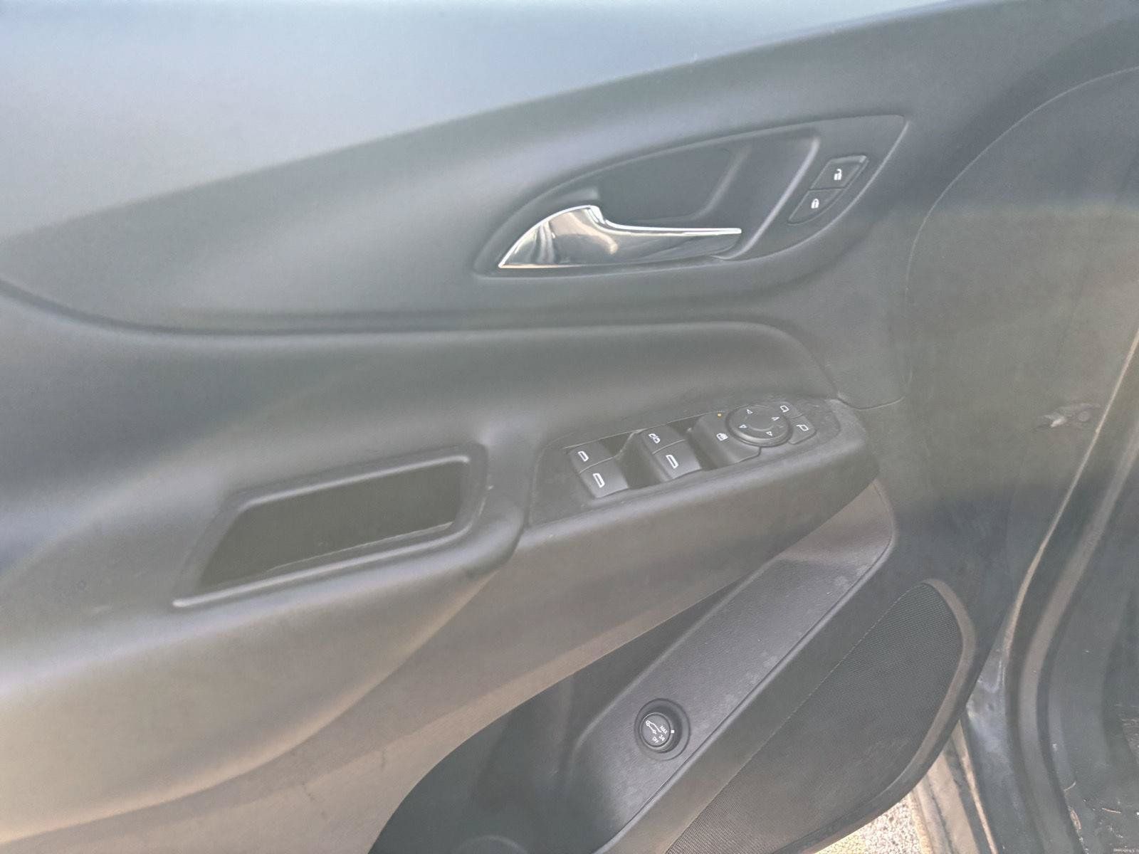 Used 2018 Chevrolet Equinox LT AWD/4WD image 10