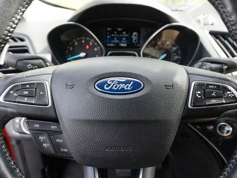 Used 2019 Ford Escape SEL FWD image 21
