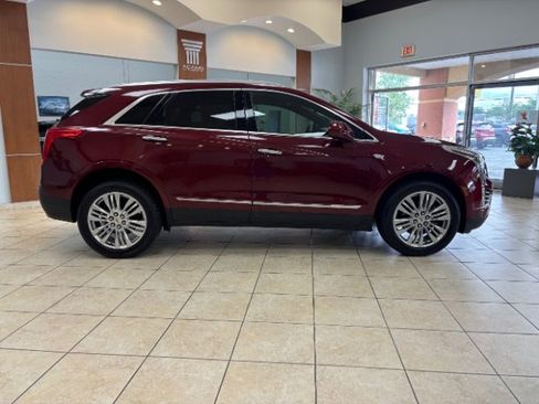Used 2017 Cadillac XT5 Premium Luxury AWD/4WD image 4