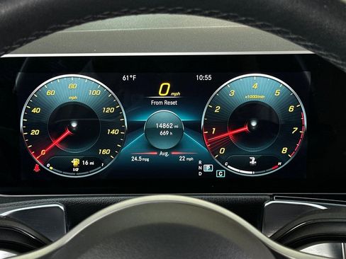 Used 2021 Mercedes-Benz GLB 250 4MATIC image 16