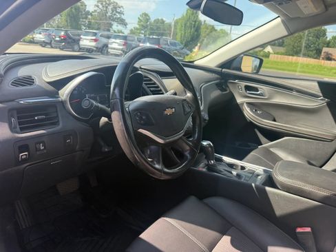 Used 2019 Chevrolet Impala LT FWD image 9