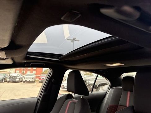 Used 2025 Toyota Corolla SE image 10