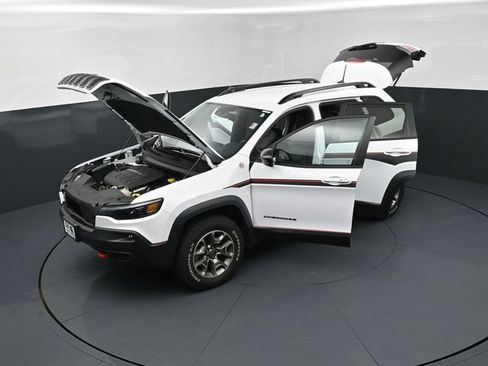 Used 2022 Jeep Cherokee Trailhawk AWD/4WD image 26