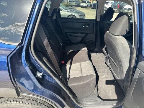 Used 2025 Nissan Rogue SV FWD image 30