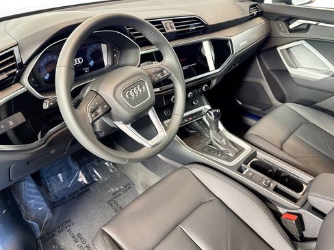 New 2025 Audi Q3 2.0T Premium image 9
